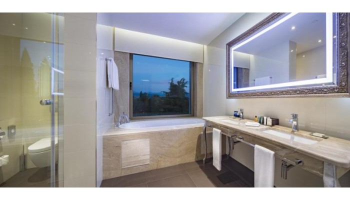 Hotel Hilton Podgorica Crna Gora poza 2